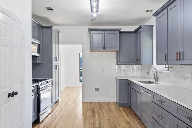 2422 Black Spruce Court, Arlington, TX 76001
