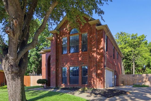 2422 Black Spruce Court, Arlington, TX 76001