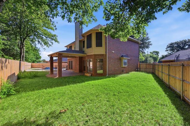 2422 Black Spruce Court, Arlington, TX 76001