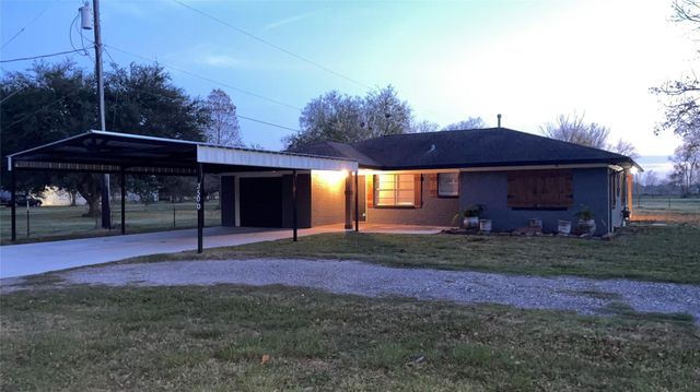 3500 Barbers Hill Road, Highlands, TX 77562