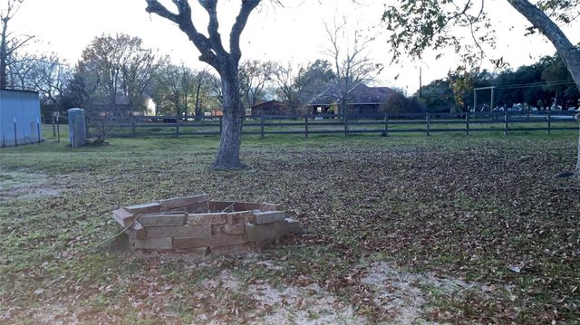 3500 Barbers Hill Road, Highlands, TX 77562