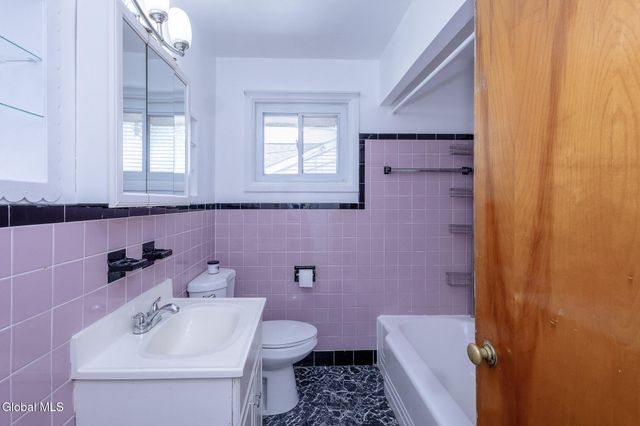 26 Link Street, Albany, NY 12208