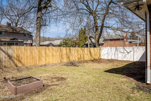 26 Link Street, Albany, NY 12208