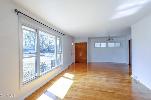26 Link Street, Albany, NY 12208