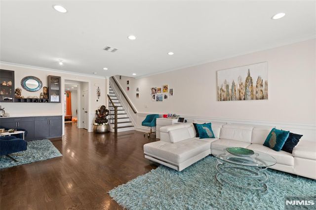 1627 John Street A, Fort Lee, NJ 07024