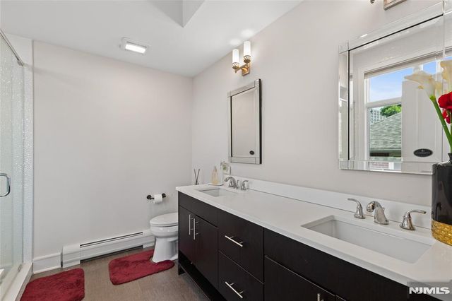 1627 John Street A, Fort Lee, NJ 07024