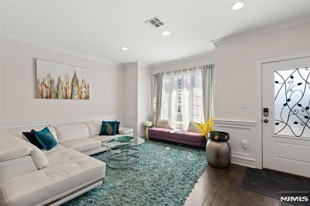 1627 John Street A, Fort Lee, NJ 07024