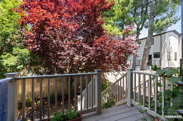 1627 John Street A, Fort Lee, NJ 07024