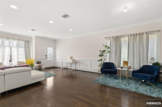 1627 John Street A, Fort Lee, NJ 07024