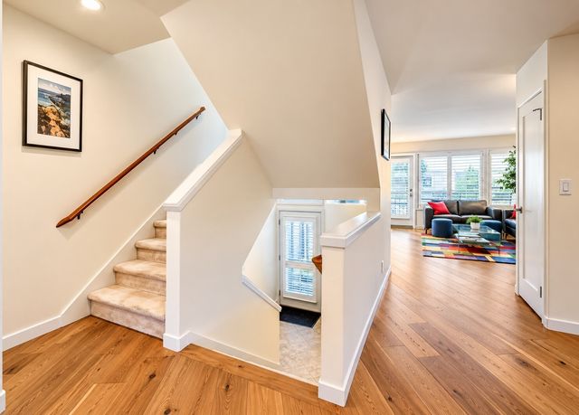 10108 NE 63rd Street, Kirkland, WA 98033
