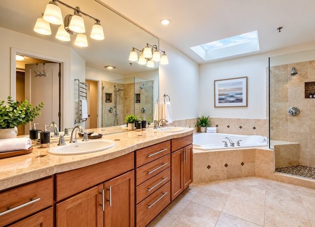 10108 NE 63rd Street, Kirkland, WA 98033