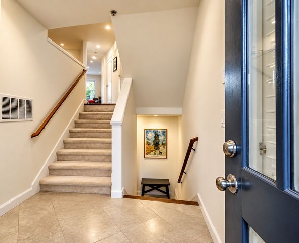 10108 NE 63rd Street, Kirkland, WA 98033