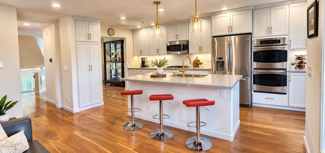 10108 NE 63rd Street, Kirkland, WA 98033