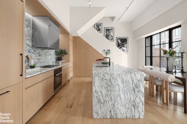 517 W 29TH Street PH, New York City, NY 10001