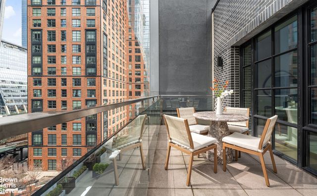 517 W 29TH Street PH, New York City, NY 10001