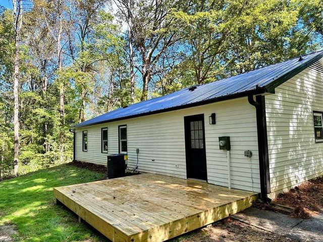 5305 Bent Tree Court, Pfafftown, NC 27040