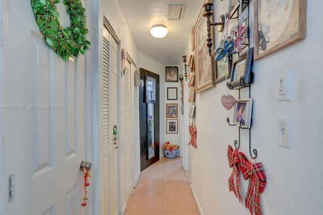 2200 SW 42nd Way, Fort Lauderdale, FL 33317