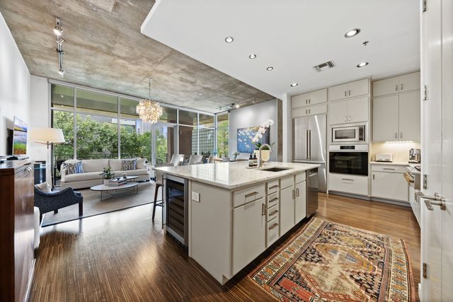 3030 Bryan Street 201, Dallas, TX 75204