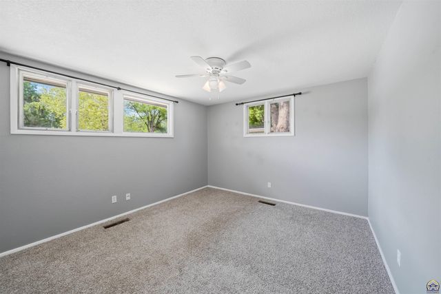 1400 SW Croix ST, Topeka, KS 66611