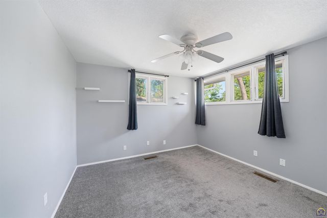 1400 SW Croix ST, Topeka, KS 66611