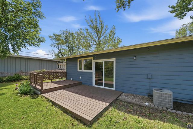 1400 SW Croix ST, Topeka, KS 66611