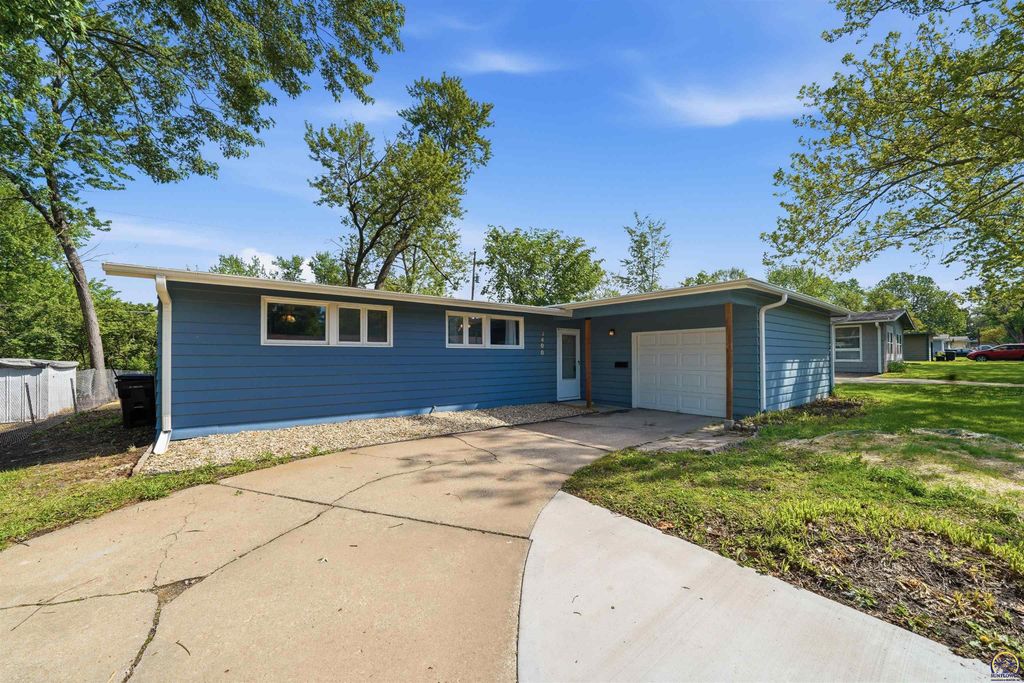 1400 SW Croix ST, Topeka, KS 66611