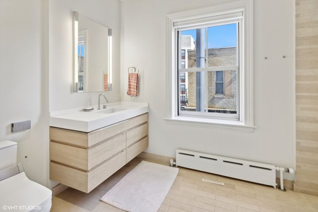 3400 N Lake Shore Drive 9C, Chicago, IL 60657