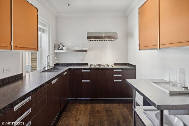 3400 N Lake Shore Drive 9C, Chicago, IL 60657