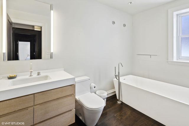 3400 N Lake Shore Drive 9C, Chicago, IL 60657