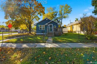 925 Kenilworth Avenue, Pontiac, MI 48340