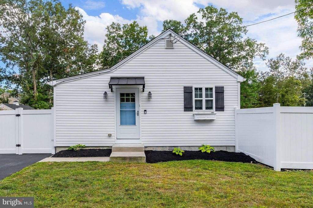 27 PINE ST, Franklinville, NJ 08322