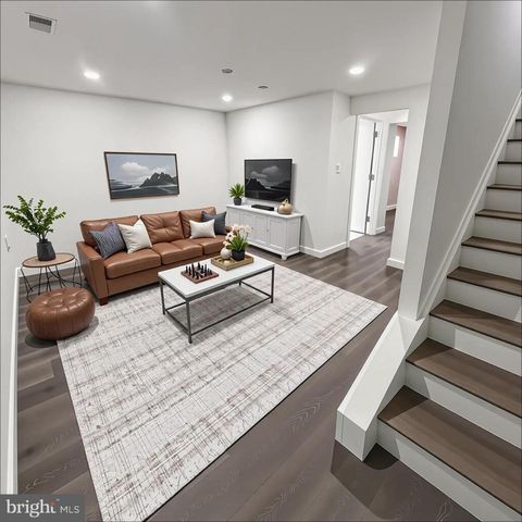 836 XENIA ST SE, Washington, DC 20032