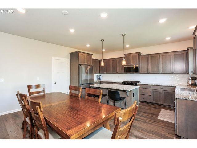 3701 S 39TH Pl, Ridgefield, WA 98642