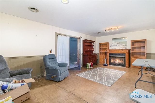 1301 Cass Road, Maumee, OH 43537