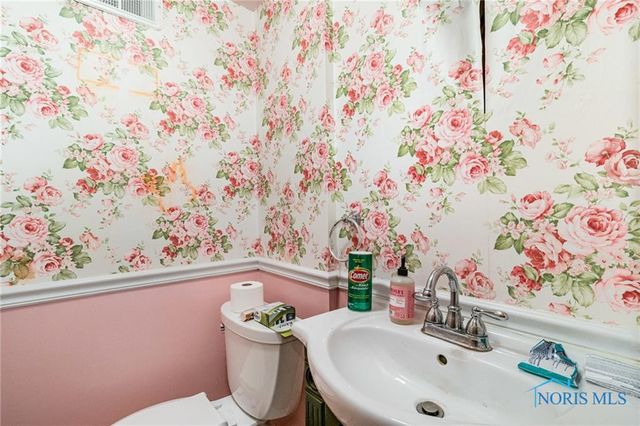 1301 Cass Road, Maumee, OH 43537