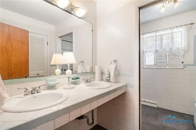 1301 Cass Road, Maumee, OH 43537