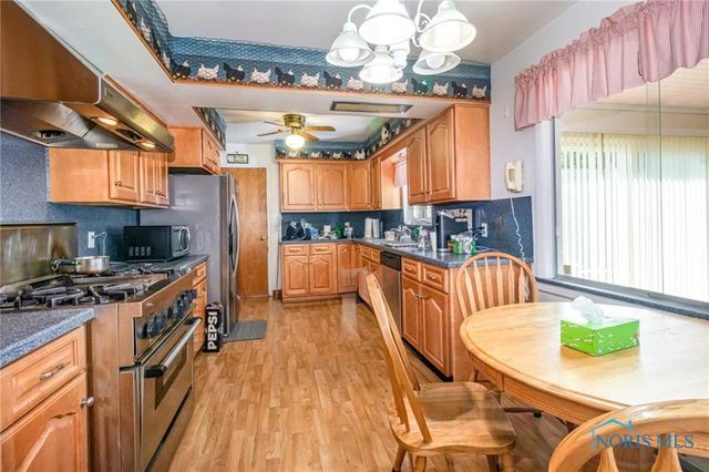 1301 Cass Road, Maumee, OH 43537