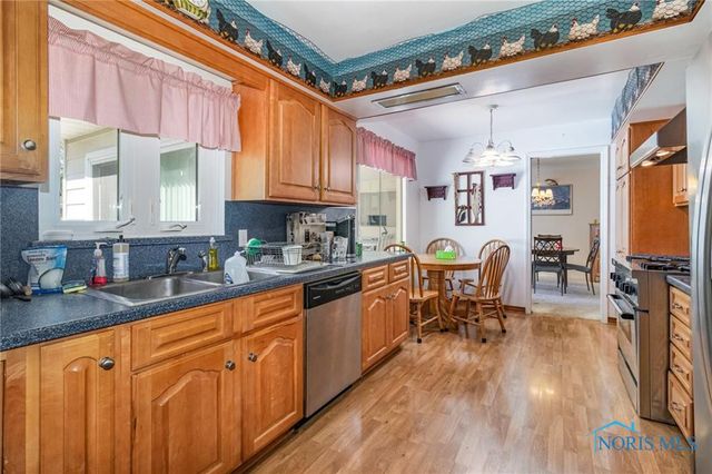 1301 Cass Road, Maumee, OH 43537