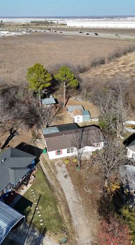 1326 Dewberry Street, Wilmer, TX 75172