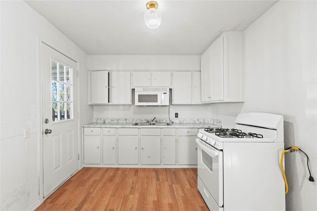 1326 Dewberry Street, Wilmer, TX 75172