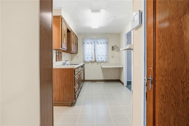 544 Thompson Ave, Clairton, PA 15025