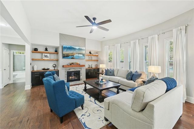 826 Omaha Place, Kennesaw, GA 30152