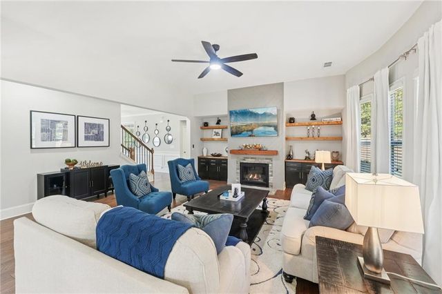 826 Omaha Place, Kennesaw, GA 30152