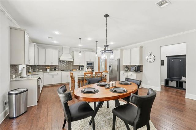 826 Omaha Place, Kennesaw, GA 30152