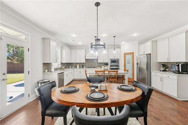 826 Omaha Place, Kennesaw, GA 30152