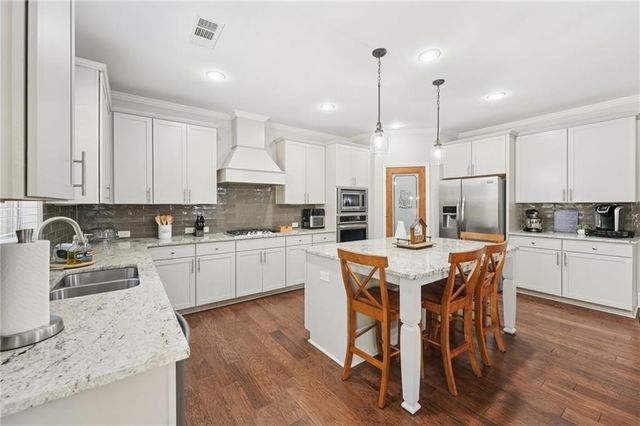 826 Omaha Place, Kennesaw, GA 30152