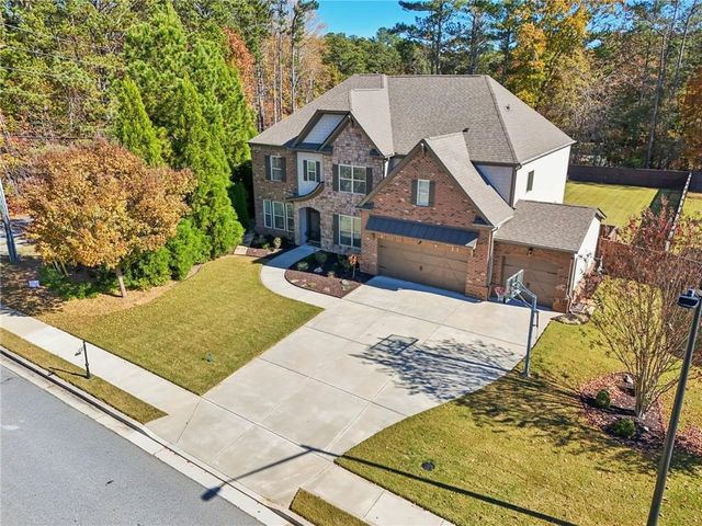 826 Omaha Place, Kennesaw, GA 30152