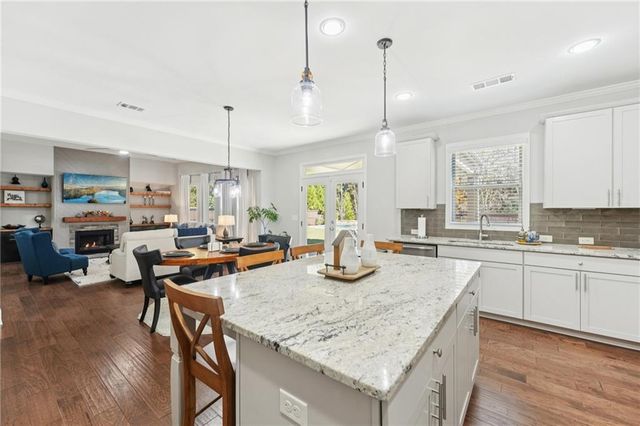 826 Omaha Place, Kennesaw, GA 30152