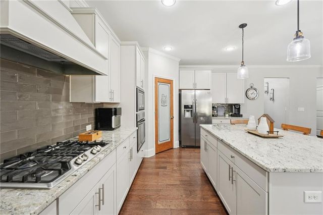 826 Omaha Place, Kennesaw, GA 30152