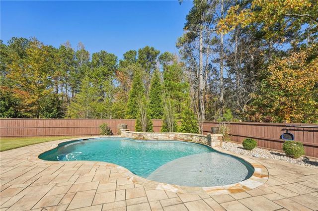 826 Omaha Place, Kennesaw, GA 30152